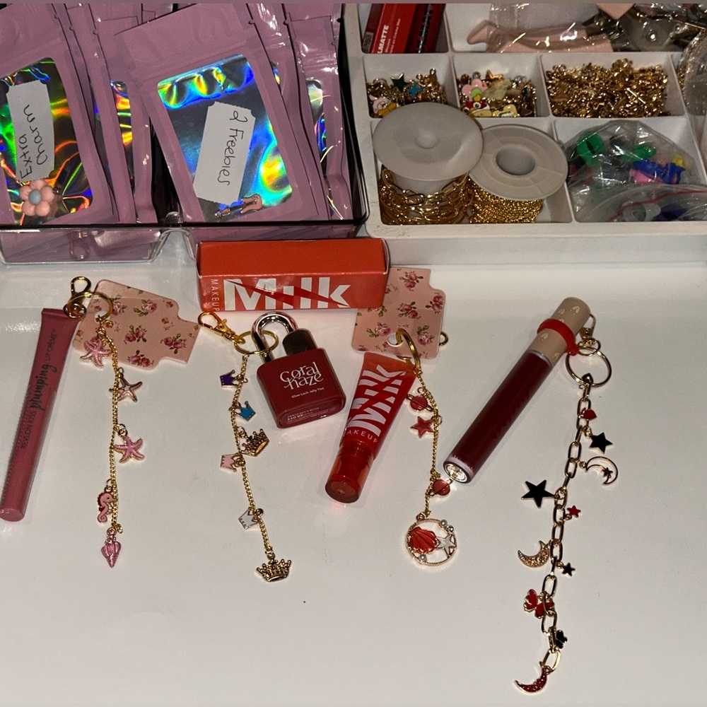Mystery Lipgloss Keychain (4 bags with charms+extras) let’s make one